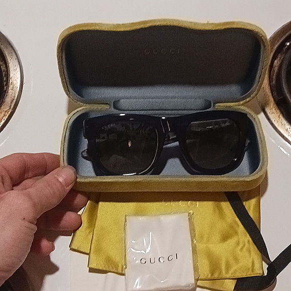 Gucci sunglasses - Picture 1 of 6